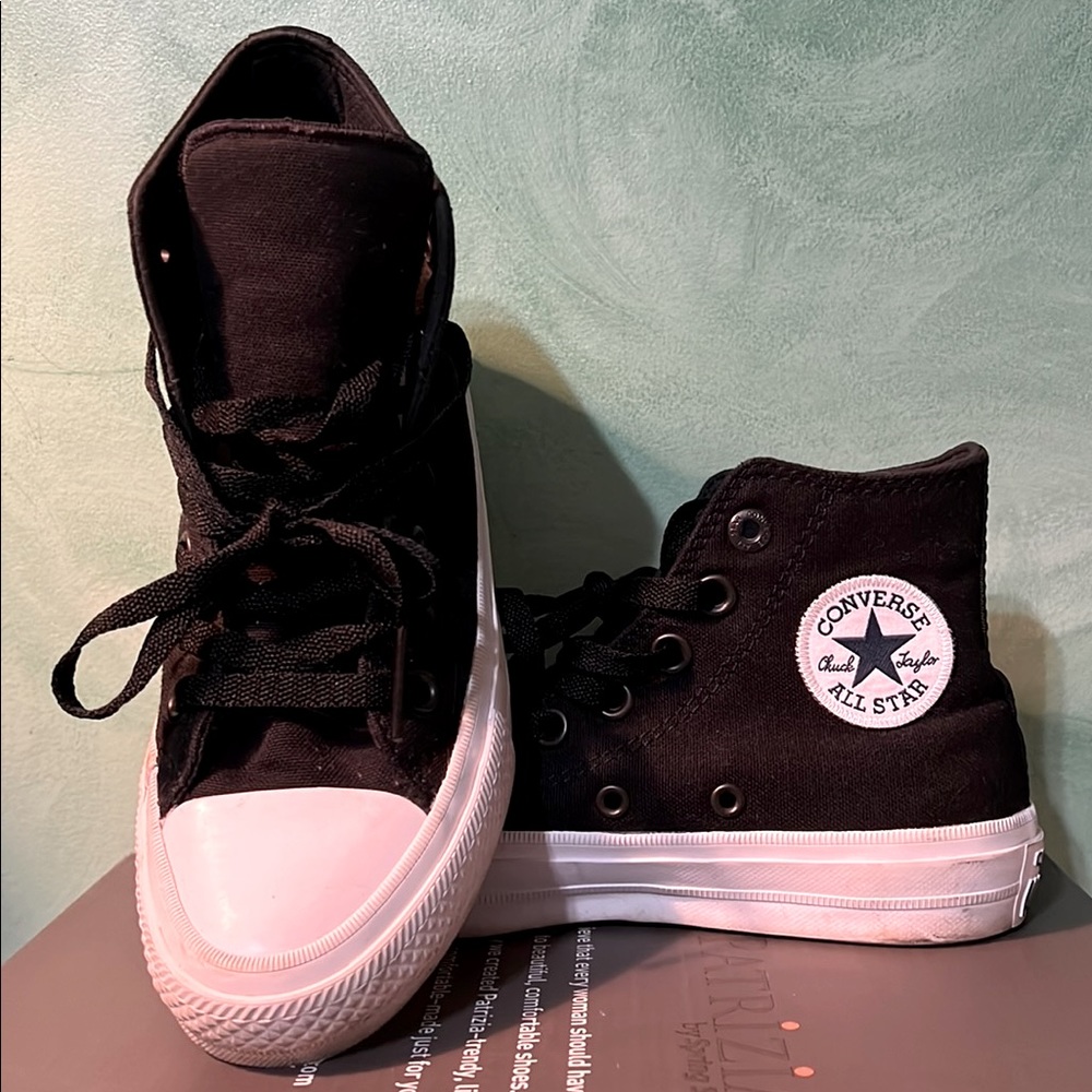 Converse High Top Chuck Taylor Unisex Men’s 3.5 Women’s 5.5 Excellent condition